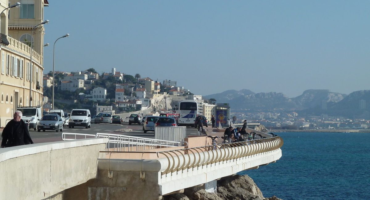 1280px-Corniche_Kennedy_Valmer_Marseille_2