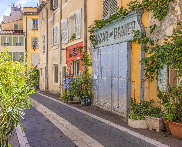 F_Marseille_Le-Panier_begrünte-Gasse_credits_Hilke-Maunder