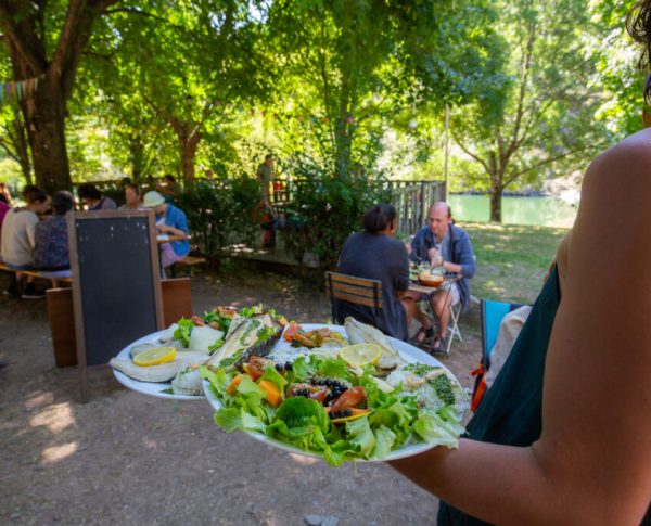 Repas-guinguette-Villefort-4-1024x683