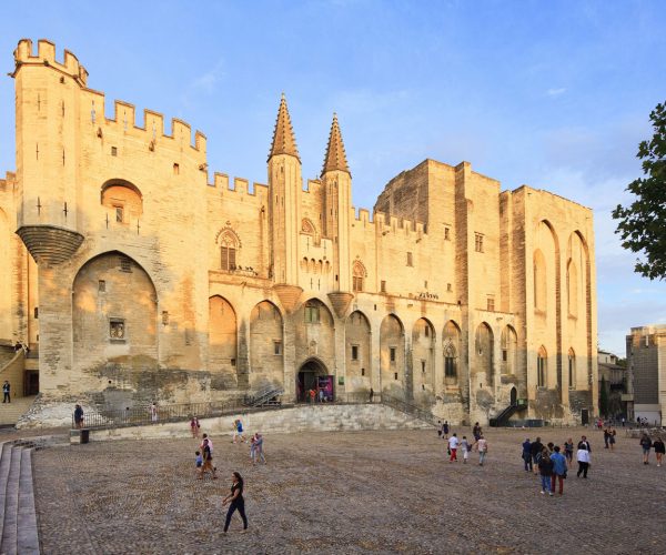 palais-des-papes-avignon